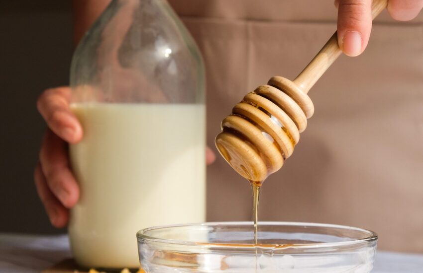 Health benefits of Honey with milk